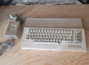 Commodore 64C C64C Retro Vintage Computer + Original Netzteil - funktionsfähig - Bild 1 von 9