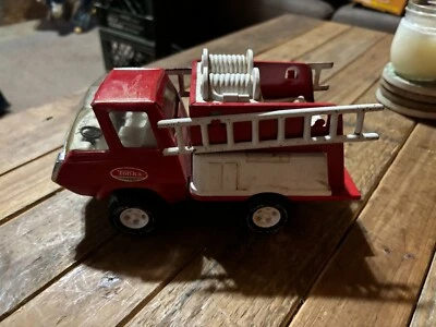 Mini Tonka 1972/73 Super Thrust Fire Truck w/ Ladders - Image 1 of 4