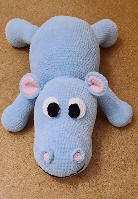 Kuscheltier,Handarbeit, Häkelarbeit, Gehäkeltes Flauschiges Nilpferd ca 68 cm - Bild 1 von 2