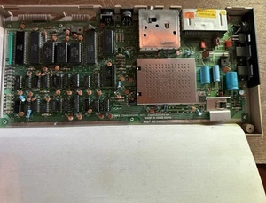 Commodore C64 Mainboard 250407 / ARTWORK NO.251137 REV.B, Ohne SID/VIC #13 25 - Afbeelding 1 van 7