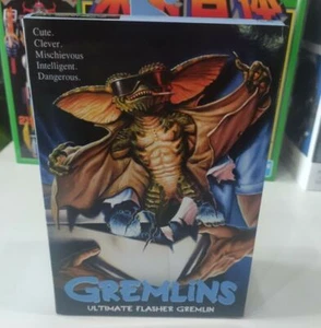 NECA Gremlins Ultimate flashing Gremlin impermeabile Nuovo UFFICIALE 18cm - Picture 1 of 6