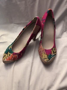 TERRA PLANA WOMENS Floral PUMPS Heels Pink MULTI FABRIC EUR Size 40 (US 7) New - Picture 1 of 11