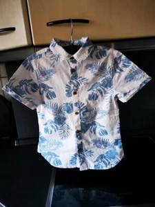 PRIMARK`JungenKurzArmHemdOberteilBlätterAufdruckCottonGr.122,w.NEU - Bild 1 von 10