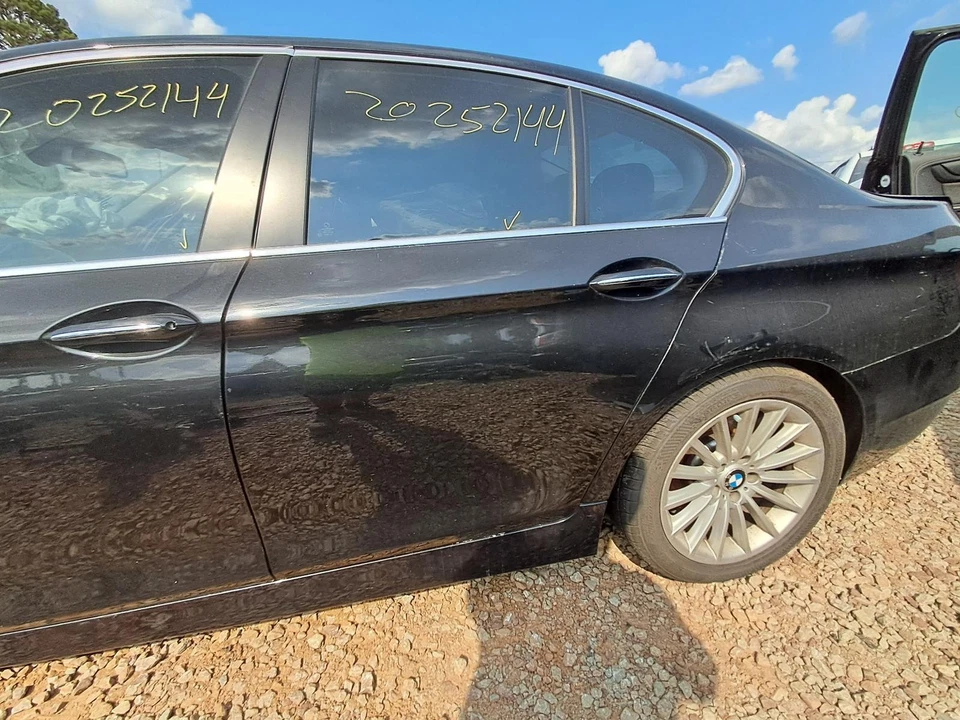 Used Rear Left Door Assembly Rear Side fits: 2011 Bmw 535I electric green tint R Foto 1 de 4