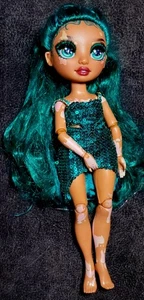 MGA Rainbow High JEWEL RICHIE Gelenkpuppe Mode 10 Zoll - Bild 1 von 2