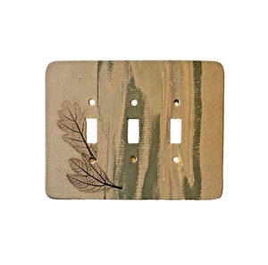 Cubierta de placa de interruptor de luz de triple orificio hoja prensada arcilla gres cabina botánica - Imagen 1 de 7