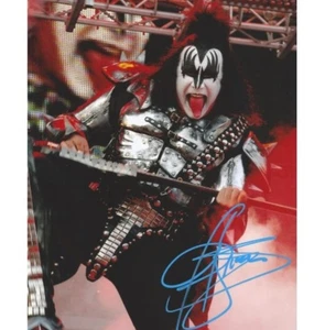 Foto de reimpresión firmada por Gene Simmons RP 8X10 The Demon Concert Close Up KISS - Imagen 1 de 1