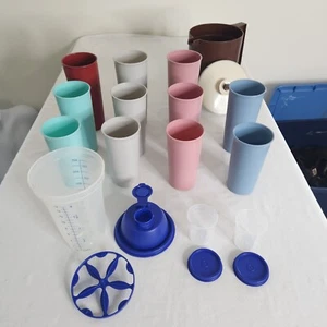 Tupperware Trinkgeschirr Set 20 Teile Becher Krug Shaker Flasche Aufbewahrung - Bild 1 von 12