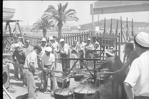 Lot 20 anciens négatifs photo 35mm bobine chargement bateau docks an. 1950 - Imagen 1 de 20