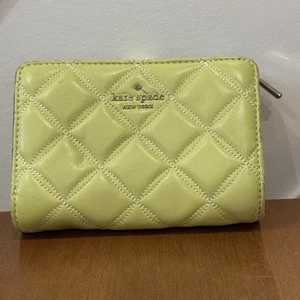 Cartera plegable Kate Spade New York Natalia acolchada Chartreuse verde lima - Imagen 1 de 14