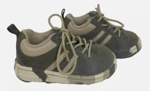 Zapatos de tenis camuflados The Children's Place para niños pequeños talla 5 - Imagen 1 de 8