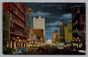 Waco TX Austin Avenue bei Nacht Hotel Raleigh Windhund Bus Depot Schild alte Autos - Bild 1 von 2