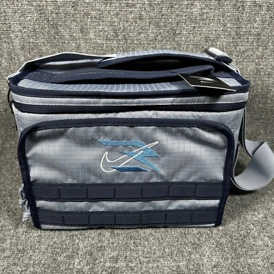 Bolsa de almuerzo aislada Nike Russell Wilson 13,75 L gris azul grande refrigerador táctico Foto 1 de 4