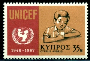 1968 Junge mit einer Milchtasse, Emblem von UNICEF, Zypern, 310, postfrisch - Bild 1 von 1