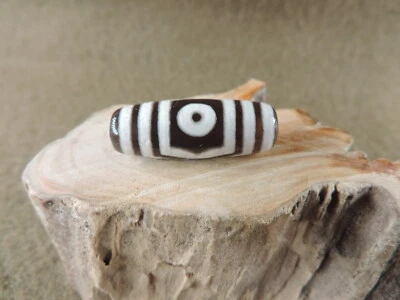 Único Antiguo Tibetano 3 Ojos Antiguo Ágata Dzi Cuentas Amuleto Tíbet Dzi Cuentas H Foto 1 de 4