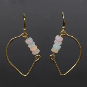 Orecchini pendenti cuore avvolgente perline opale bianco gioielli oro 18 kt w9 - Foto 1 di 10