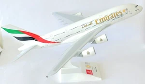 Modelo Airbus A380 Emirates Risesoon Skymarks Collectors escala 1:200 daños leves - Imagen 1 de 17