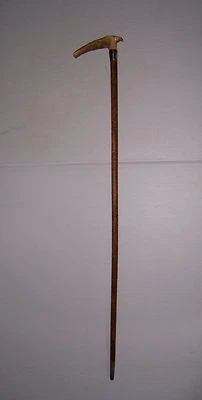 ANTIGUO BASTÓN DE MADERA CON MANGO DE HUESO DE CIERVO BANDA PLATEADA FABRICANTES A & L Foto 1 de 4