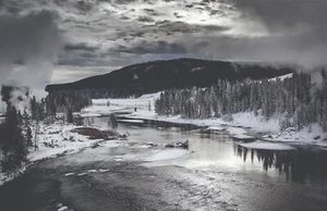 Yellowstone River National Park Black and White Poster/Print High Quality - Picture 1 of 1