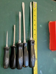Snap On 5 Piece Black Hard Handle Flat Head Screwdriver Set USA VINTAGE SNAP ON - Picture 1 of 9