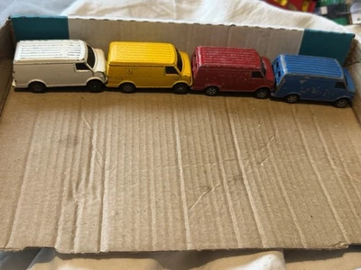 Furgonetas personalizadas Chevrolet Corgi Junior England 4 X ideales para restauración Foto 1 de 4