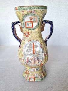 Antico vaso urna in ferro da muratore - chinoiserie con scene paesaggistiche - lampato - Foto 1 di 24