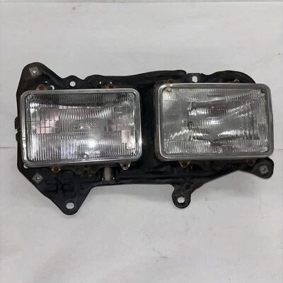 06 07 MONTAJE FARO DELANTERO IZQUIERDO MITSUBISHI FUSO FM BUENO VER FOTOS Foto 1 de 3