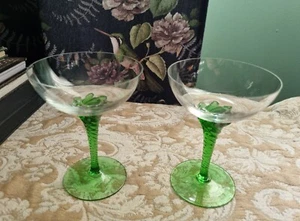 VTG Green and clear pair of champagne glassess, great preloved condition - Picture 1 of 7