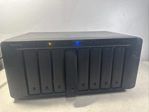 Synology DS 1815+ Nas (No Drives Included)/one Tray Doors Doesn’t Close - Afbeelding 1 van 8