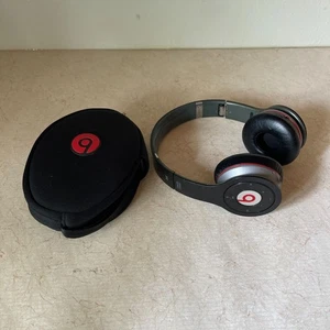 Beats By Dr. Dre Cuffie Bluetooth Wireless con Custodia Nera e Rossa - Foto 1 di 16