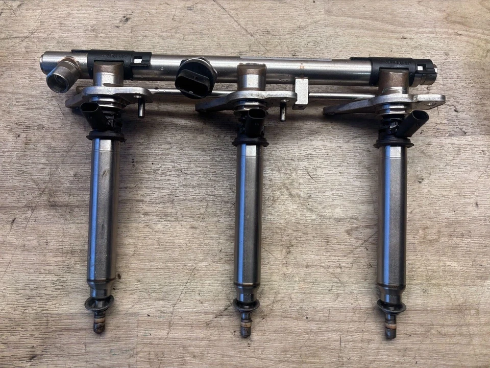 CARRIL DE INYECCIÓN DE GAS IZQUIERDO GENUINO MERCEDES BENZ CLS400 E400 GL450 OEM V6 3.0 Foto 1 de 4