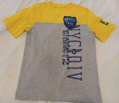 Camiseta gráfica manga corta Urban Pipeline para niño talla grande amarilla NYC Foto 1 de 4