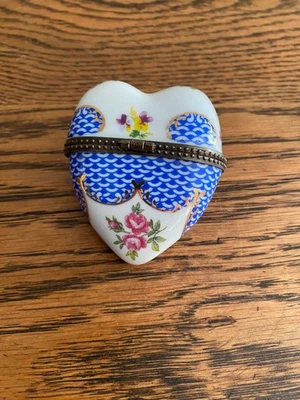 HEART SHAPED LIMOGES FRANCE PORCELAIN COBALT BLUE DESIGN TRINKET BOX - Image 1 of 4