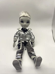 Muñeca niño Rainbow High Shadow Series Ash Silverstone - Imagen 1 de 2
