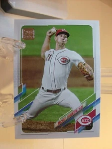 2021 Topps Baseball Card #82 Michael Lorenzen (212) - Picture 1 of 2
