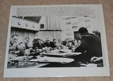 ORIGINAL PRESS PHOTO PRESIDENT LYNDON BAINES JOHNSON VINTAGE HAWAII VIETNAM