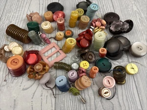 Lote Botones Vintage Plástico Multicolor MCM 40s 50s 60s Juegos Múltiples - Imagen 1 de 7