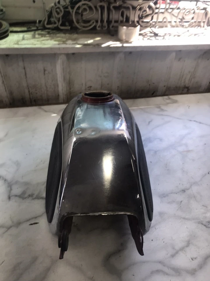 Tanque de gasolina 64 Yamaha YA6 125 Santa Barbara  Foto 1 de 4