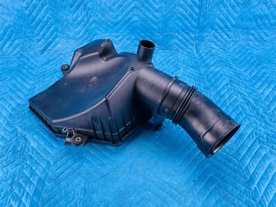 Caja de carcasa inferior purificador de aire BMW 645Ci 4,4 L con conducto de admisión trasero 2004 2005 OEM Foto 1 de 4