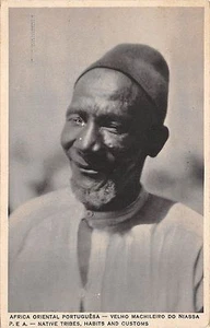 BF2592 velho machileiro do niassa tipos folclore trajes África Mozambique - Imagen 1 de 2