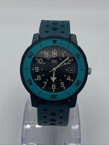 Victorinox Swiss Army Watch Striker 40mm Case Blue Bezel New Battery EUC - Picture 1 of 7