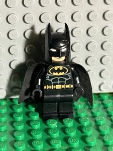 LEGO Batman Minifigure BAT002 from Set 7787 (Black Suit) – Excellent Condition - Picture 1 of 5