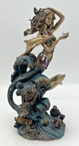 FIGURA SIRENA CON DELFINES 12-1/4" DE SEYMOUR MANN, OLAS, PECES, VIDA MARINA - Imagen 1 de 8