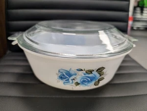 Vintage Pyrex Phoenix Blue Rose Opalware Casseruola Piatto con Coperchio 112L (S10) - Foto 1 di 10