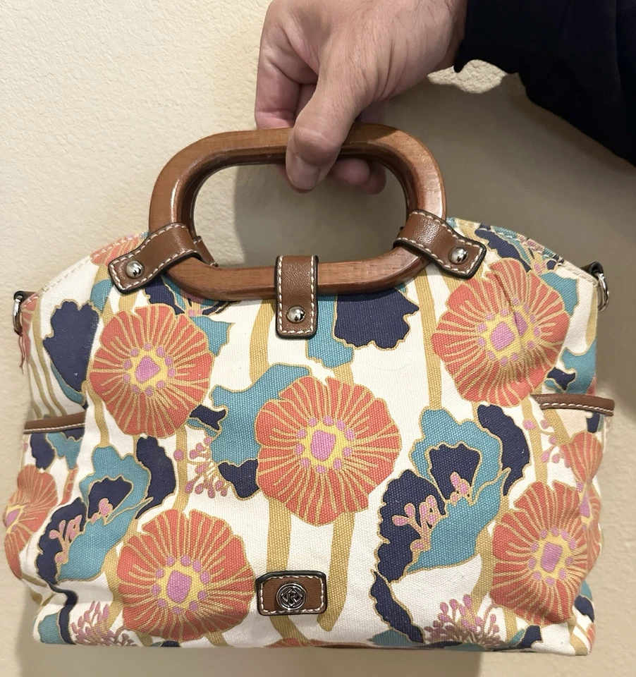 Relic Wood Handle Purse Floral Canvas Purse, Handbag. Pre owned. - Image 1 of 4