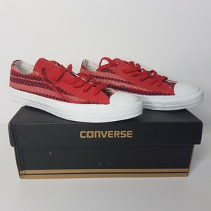 converse light ox trainers