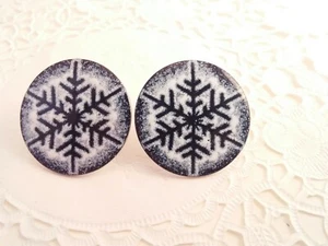 Vintage Sterling Silver Screw Back Round Earrings Enamel Blue White Snowflakes - Picture 1 of 8