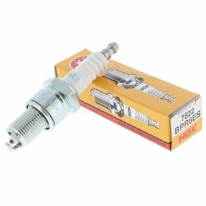 NGK BPR6ES Spark Plug 4HP 5HP 6HP 60HP 70HP SUZUKI 4 Stroke Outboard DF60 DF70 - Picture 1 of 5