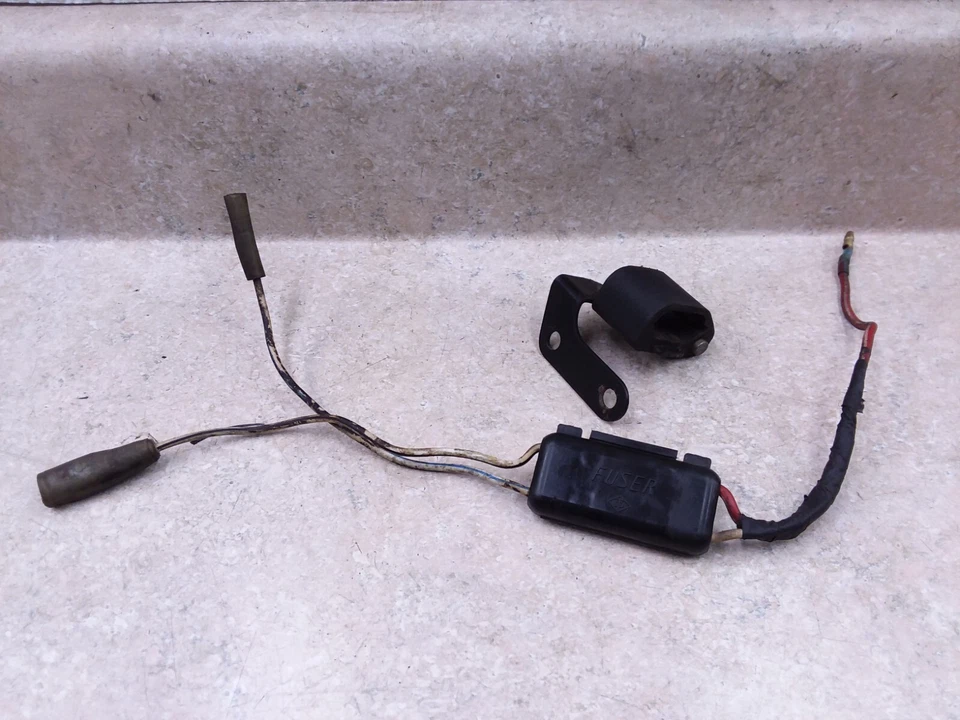 Arnés de cables portafusibles Kawasaki 550 GPZ KZ KZ550-D GP-Z GPz550 1981 ANX-C49 Foto 1 de 4