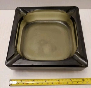 MCM (Mid Century Modern) grüner quadratischer Aschenbecher aus Glas Vintage ca. 6" quadratisch - Bild 1 von 10
